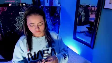 Chloeallennn  online show from April 29, 5:30 pm