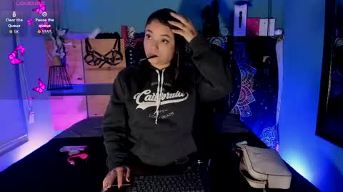 Snapshot of chloaellenn chatting on May 28, 11:29 am Chloeallennn online show from May 28, 11:29 am