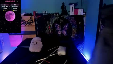 Snapshot of chloaellenn chatting on June 9, 9:43 am Chloeallennn online show from June 9, 9:43 am