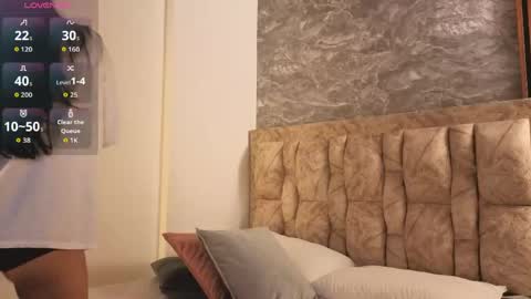 chloe_bluee_ online show from May 26, 11:17 am