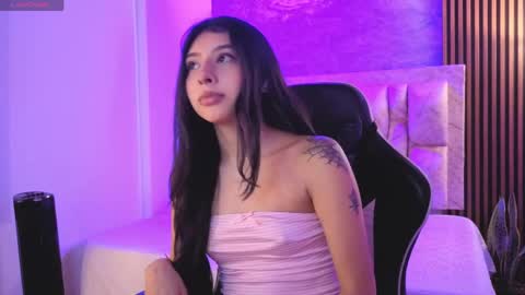 chloe_bluee_ online show from June 2, 11:12 am