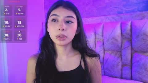 chloe_bluee_ online show from June 9, 11:33 am