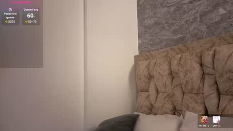 chloe_bluee_ online show from June 19, 11:14 am