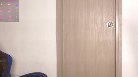 Snapshot of chloe_brownn1 chatting on June 4, 6:36 pm Abby 19 years online show from June 4, 6:36 pm
