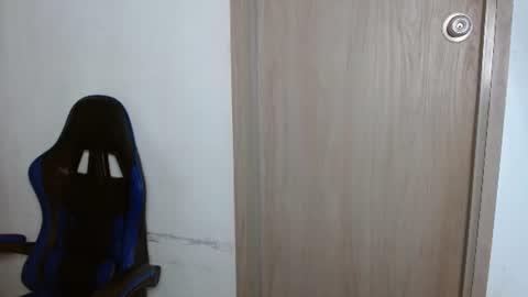 Snapshot of chloe_brownn1 chatting on June 21, 5:59 pm Abby 19 years online show from June 21, 5:59 pm