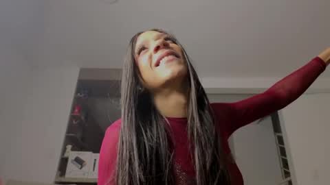 Snapshot of chloe_cooperr chatting on May 18, 8:31 am chloe_cooperr online show from May 18, 8:31 am