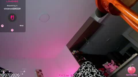 Snapshot of chloe_cooperr chatting on July 20, 10:39 am chloe_cooperr online show from July 20, 10:39 am
