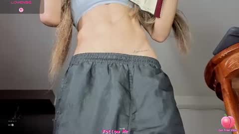 Snapshot of chloe_cooperr chatting on August 5, 8:06 am chloe_cooperr online show from August 5, 8:06 am