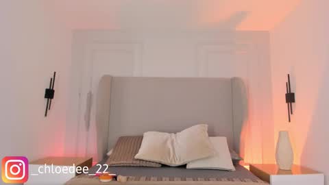 Snapshot of chloe_dee_ chatting on February 6, 11:57 am Chloe online show from February 6, 11:57 am