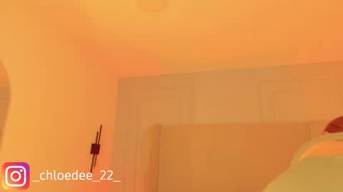 Snapshot of chloe_dee_ chatting on February 22, 12:15 pm Chloe online show from February 22, 12:15 pm