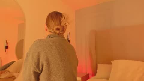 Snapshot of chloe_dee_ chatting on March 16, 12:31 pm Chloe online show from March 16, 12:31 pm