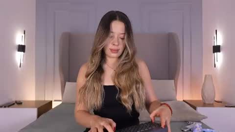 Chloe online show from August 4, 11:35 am