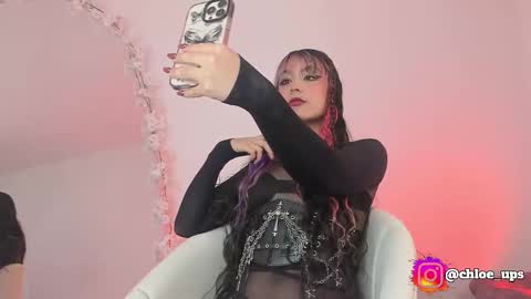 Snapshot of chloe_evans12 chatting on February 1, 4:33 am Chloe online show from February 1, 4:33 am