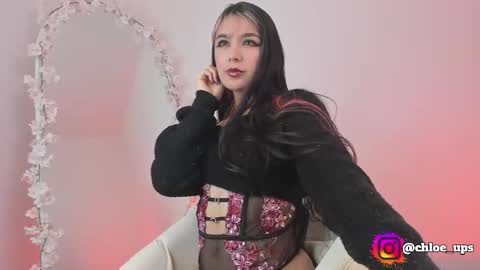 Snapshot of chloe_evans12 chatting on February 3, 4:54 am Chloe online show from February 3, 4:54 am