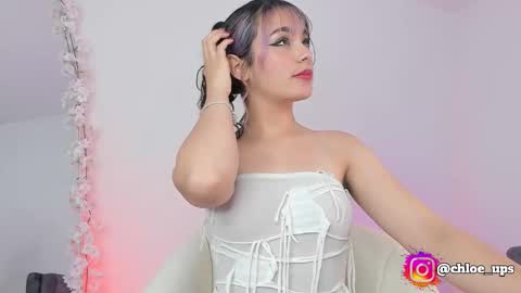 Snapshot of chloe_evans12 chatting on February 8, 5:33 am Chloe online show from February 8, 5:33 am