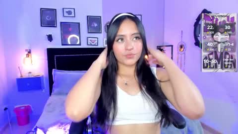 Chloe online show from February 27, 3:34 pm