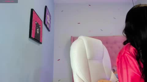 Chloe online show from August 1, 7:02 pm