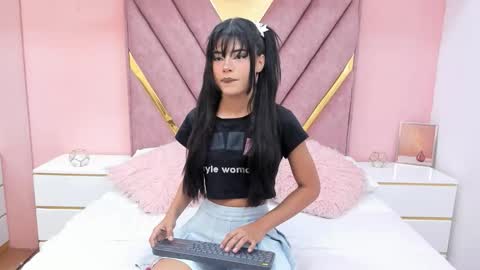 Chloe online show from March 7, 11:29 am