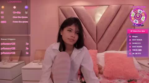 Snapshot of chloe_larson chatting on May 16, 12:40 am Chloe online show from May 16, 12:40 am
