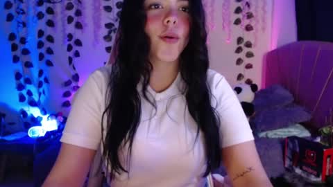 Snapshot of chloe_laurent03 chatting on March 5, 10:06 pm CHLOE online show from March 5, 10:06 pm