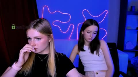 Snapshot of chloe_ley chatting on June 2, 7:38 pm chloe_ley online show from June 2, 7:38 pm