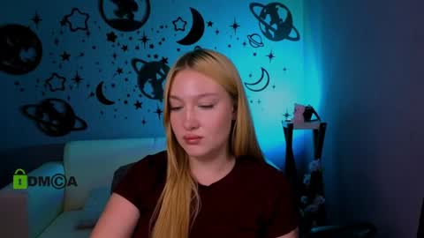 Snapshot of chloe_ley chatting on June 22, 3:25 am chloe_ley online show from June 22, 3:25 am
