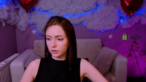 Snapshot of chloe_ley chatting on June 28, 7:09 pm chloe_ley online show from June 28, 7:09 pm