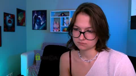 Snapshot of chloe_ley chatting on June 29, 7:14 pm chloe_ley online show from June 29, 7:14 pm