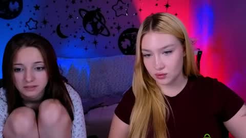 Snapshot of chloe_ley chatting on July 2, 3:23 am chloe_ley online show from July 2, 3:23 am
