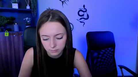 Snapshot of chloe_ley chatting on July 8, 9:03 am chloe_ley online show from July 8, 9:03 am