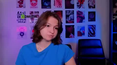 Snapshot of chloe_ley chatting on July 9, 9:02 am chloe_ley online show from July 9, 9:02 am
