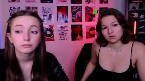 Snapshot of chloe_ley chatting on July 13, 9:01 am chloe_ley online show from July 13, 9:01 am