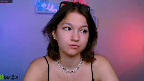 Snapshot of chloe_ley chatting on July 31, 9:41 am chloe_ley online show from July 31, 9:41 am