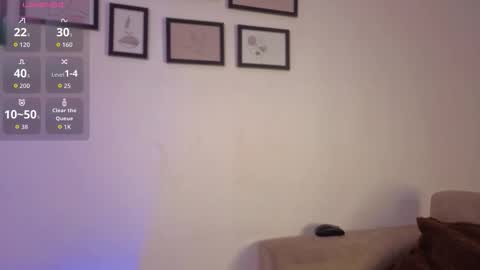 chloe online show from February 24, 2:37 pm