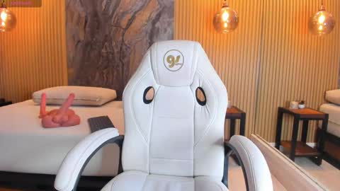  CHLOE  online show from November 8, 7:23 pm