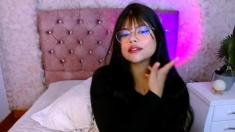 Snapshot of chloe_parkeer chatting on November 10, 8:52 pm Chloe online show from November 10, 8:52 pm