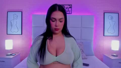 Snapshot of chloe_parker_ chatting on July 8, 3:55 am cloe online show from July 8, 3:55 am