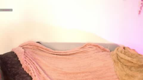 Snapshot of chloe_peach_ chatting on May 24, 12:10 pm chloe_peach_ online show from May 24, 12:10 pm