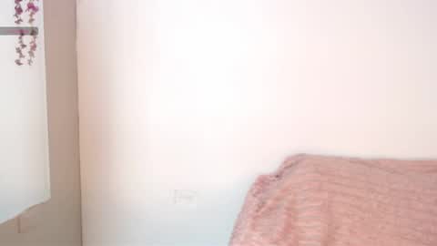 Snapshot of chloe_peach_ chatting on May 27, 12:46 pm chloe_peach_ online show from May 27, 12:46 pm