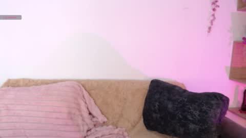 Snapshot of chloe_peach_ chatting on May 29, 12:03 pm chloe_peach_ online show from May 29, 12:03 pm