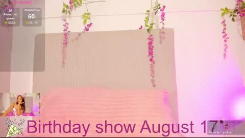 Snapshot of chloe_peach_ chatting on July 21, 12:29 pm chloe_peach_ online show from July 21, 12:29 pm