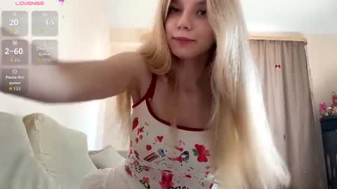 Snapshot of chloe_show chatting on July 10, 12:08 pm hloe online show from July 10, 12:08 pm