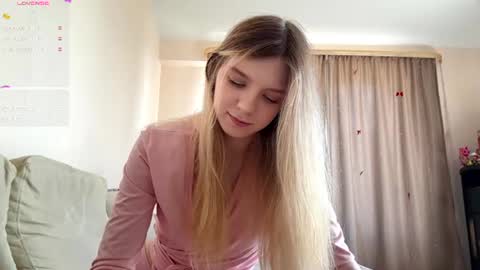 Snapshot of chloe_show chatting on July 18, 11:14 am hloe online show from July 18, 11:14 am