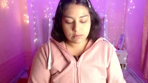 Snapshot of chloe_smith5 chatting on September 15, 1:11 pm chloe_smith5 online show from September 15, 1:11 pm