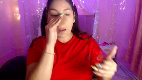 Snapshot of chloe_smith5 chatting on September 24, 1:47 pm chloe_smith5 online show from September 24, 1:47 pm