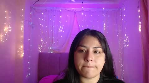 Snapshot of chloe_smith5 chatting on October 6, 1:08 pm chloe_smith5 online show from October 6, 1:08 pm