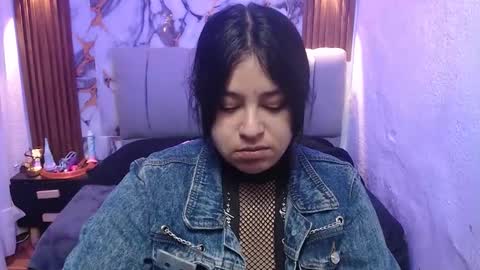 chloe_smith5 online show from December 22, 1:19 pm