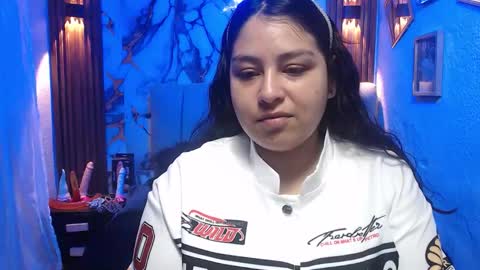 chloe_smith5 online show from March 2, 1:18 pm