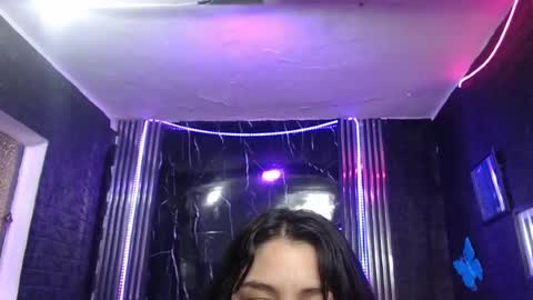 chloe_smith5 online show from May 5, 1:19 pm