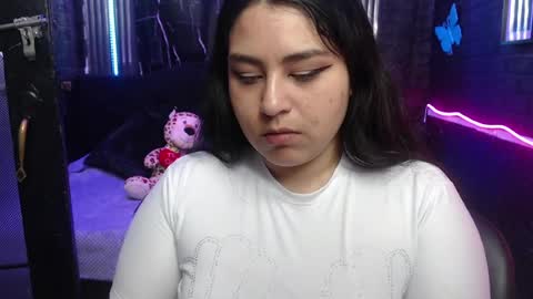 chloe_smith5 online show from May 20, 3:07 pm